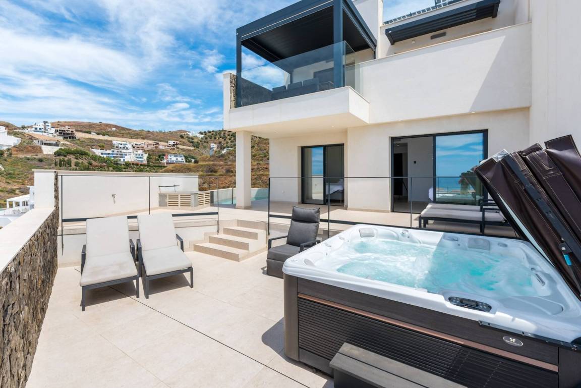 407 M² Casa ∙ 3 Habitaciones ∙ 8 Huéspedes - Torrox Costa