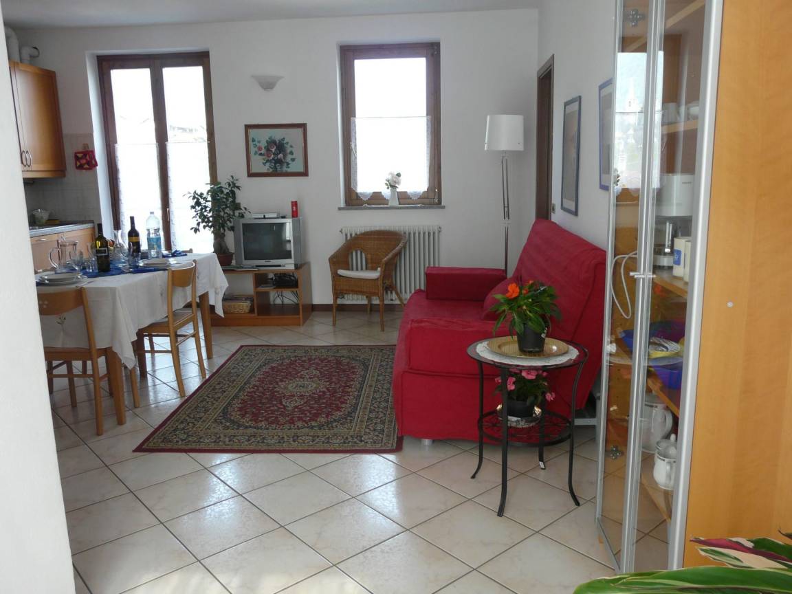 80 M² Apartment ∙ 2 Bedrooms ∙ 6 Guests - Domaso