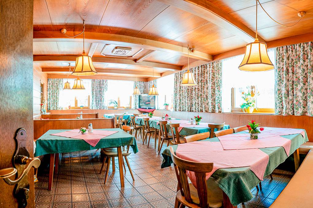 450 m² Ferienhaus ∙ 9 Schlafzimmer ∙ 23 Gäste – Bild 7