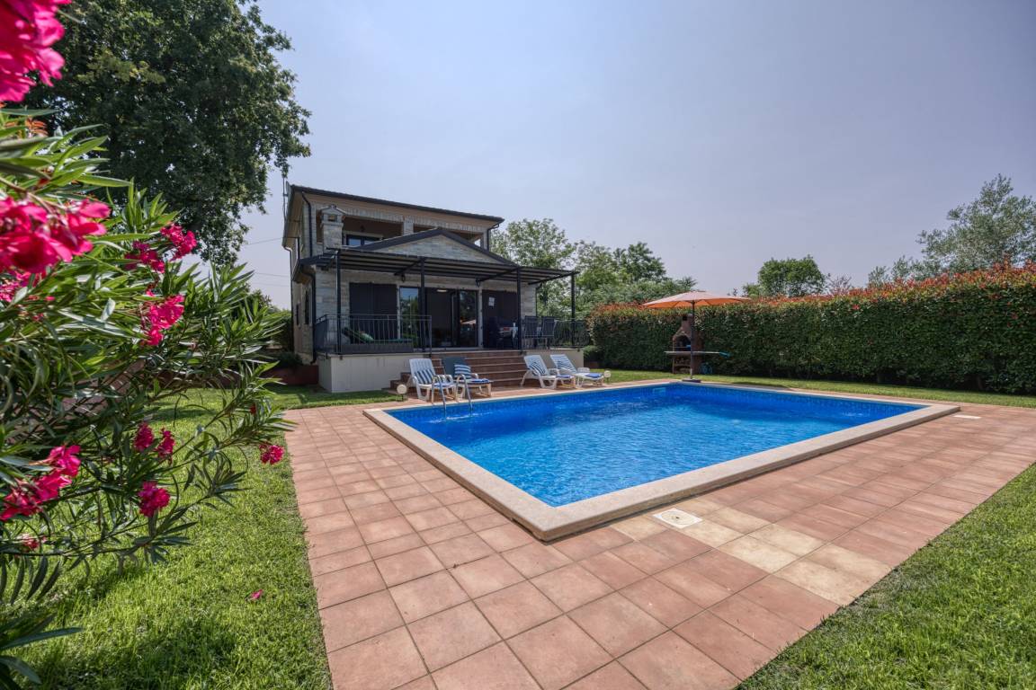 133 M² Villa ∙ 3 Slaapkamers ∙ 6 Gasten - Novigrad