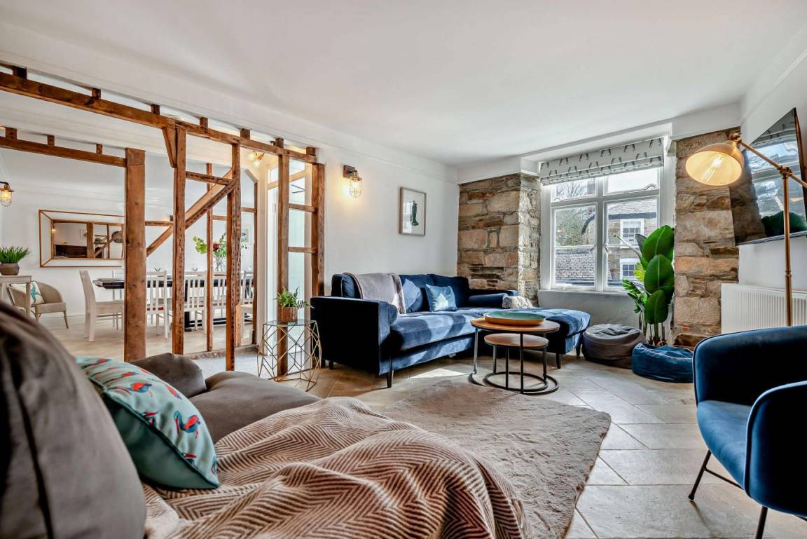 Cottage ∙ 9 Bedrooms ∙ 20 Guests - Cornwall