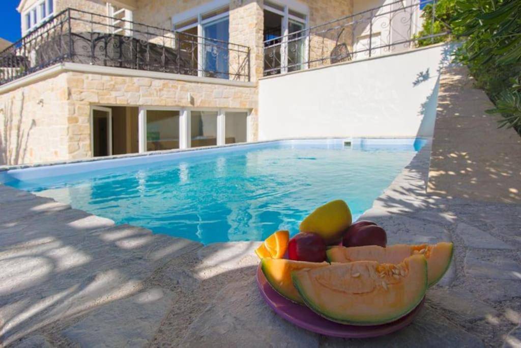 290 M² Villa ∙ 4 Schlafzimmer ∙ 8 Gäste - Starigrad-Paklenica