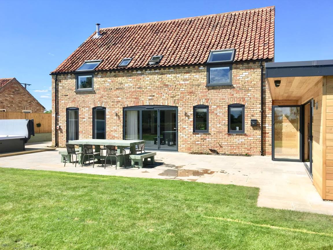 Cottage ∙ 5 Bedrooms ∙ 10 Guests - Lincoln