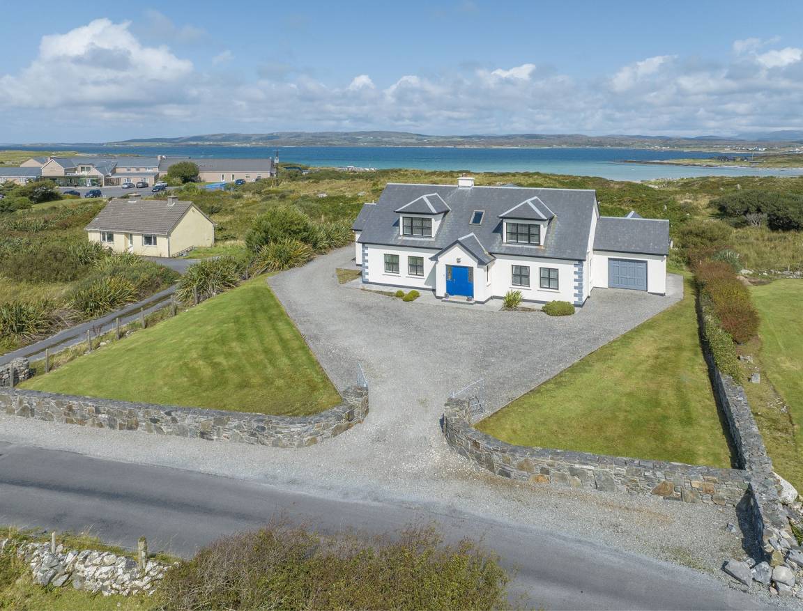 250 M² House ∙ 3 Bedrooms ∙ 8 Guests - Mayo