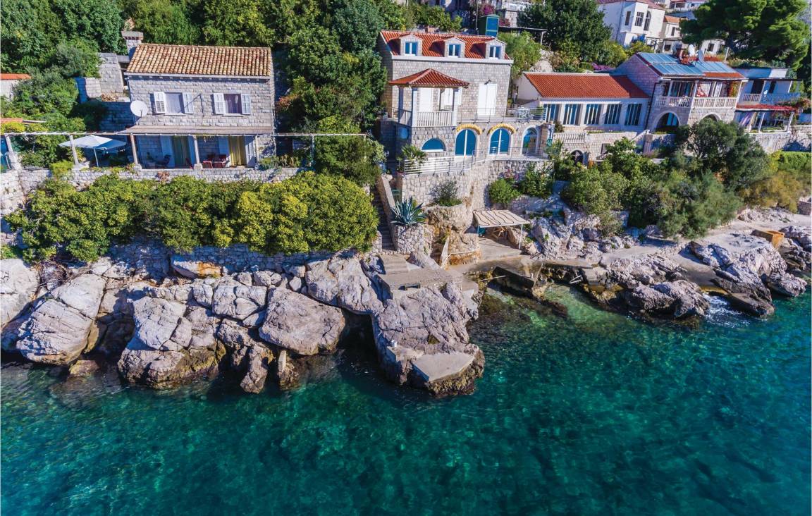83 M² House ∙ 2 Bedrooms ∙ 5 Guests - Dubrovnik