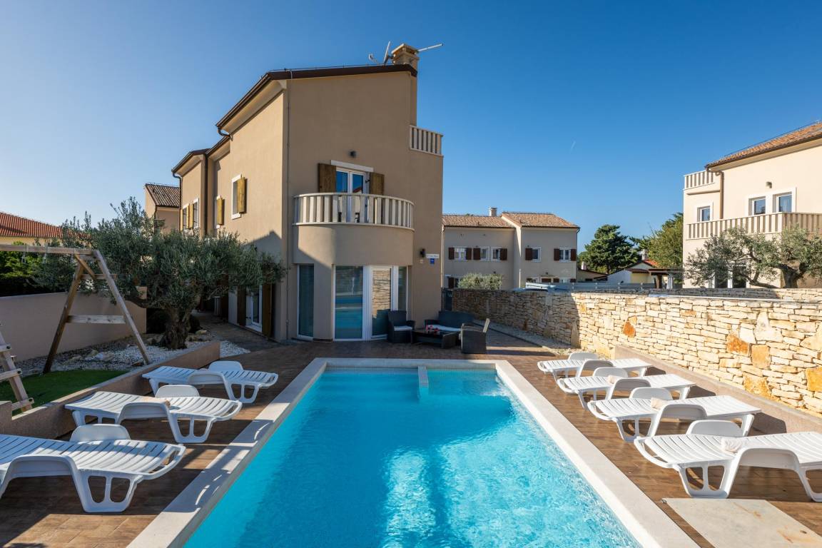 400 M² Villa ∙ 6 Slaapkamers ∙ 12 Gasten - Medulin