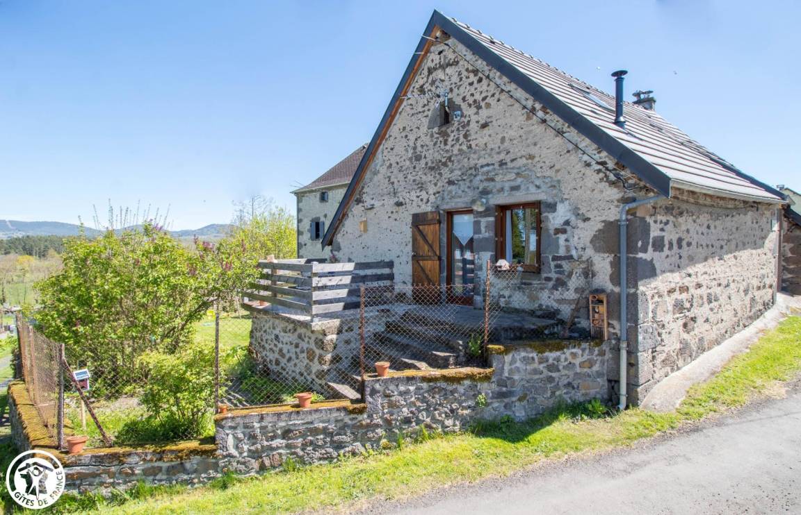 68 M² Gîte ∙ 2 Chambres ∙ 4 Personnes - Orcines
