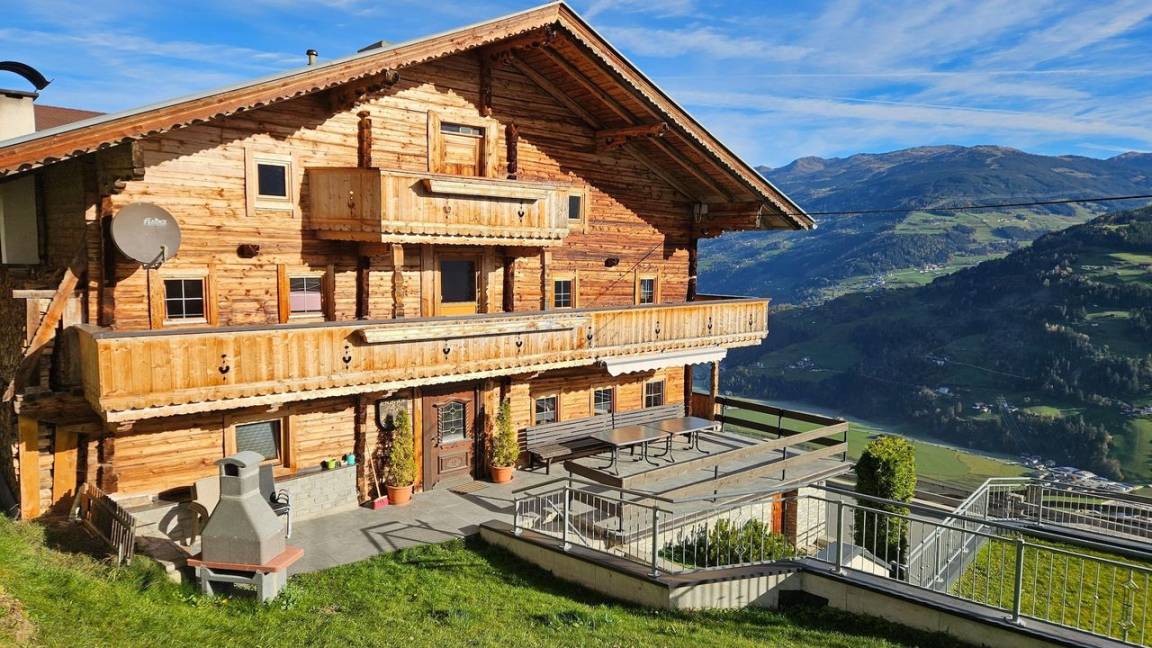 140 M² Ferienhaus ∙ 6 Schlafzimmer ∙ 14 Gäste - Mayrhofen