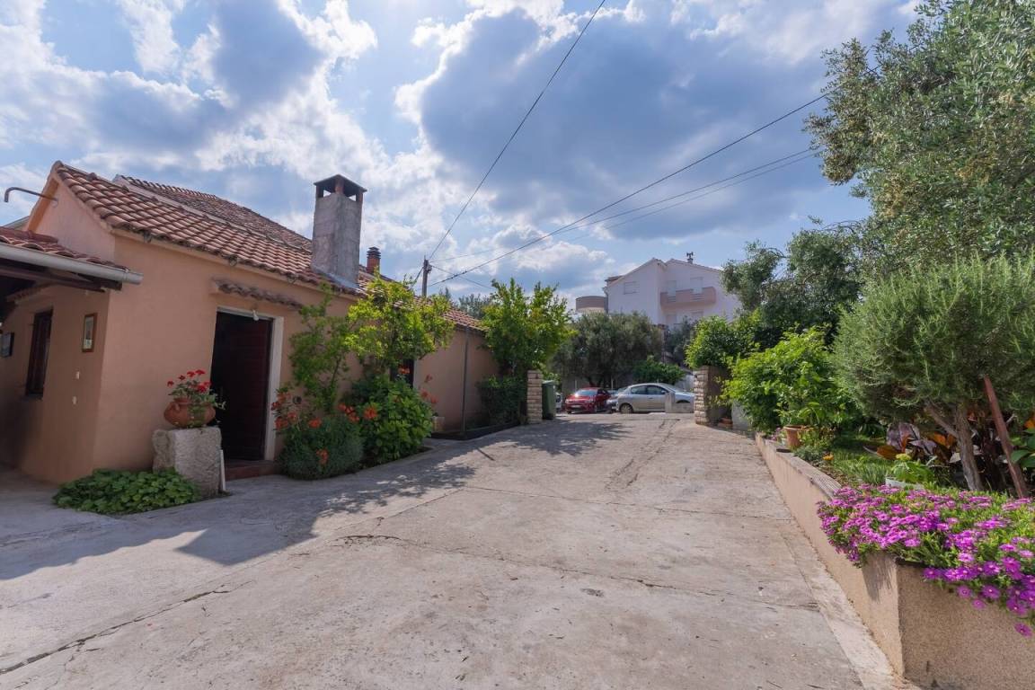 80 M² Apartment ∙ 2 Bedrooms ∙ 5 Guests - Zadar