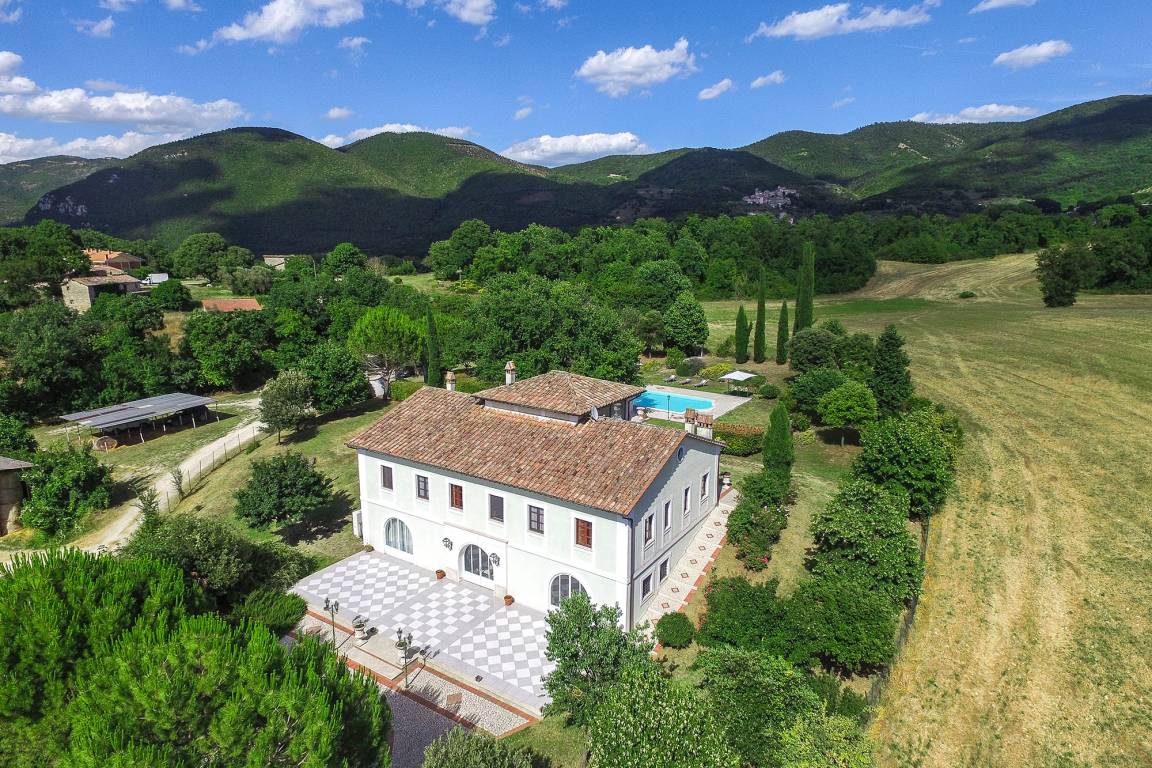 400 M² Villa Vacanza ∙ 6 Camere Da Letto ∙ 10 Ospiti - Terni