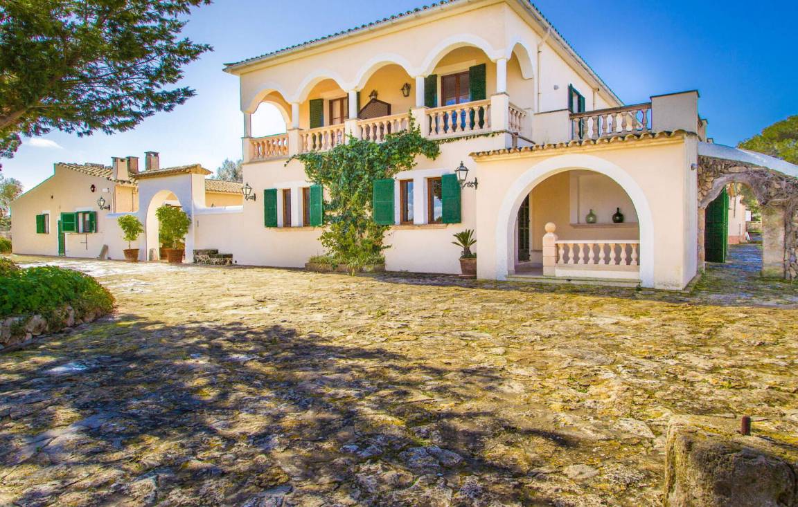 700 M² Huis ∙ 9 Slaapkamers ∙ 18 Gasten - El Arenal