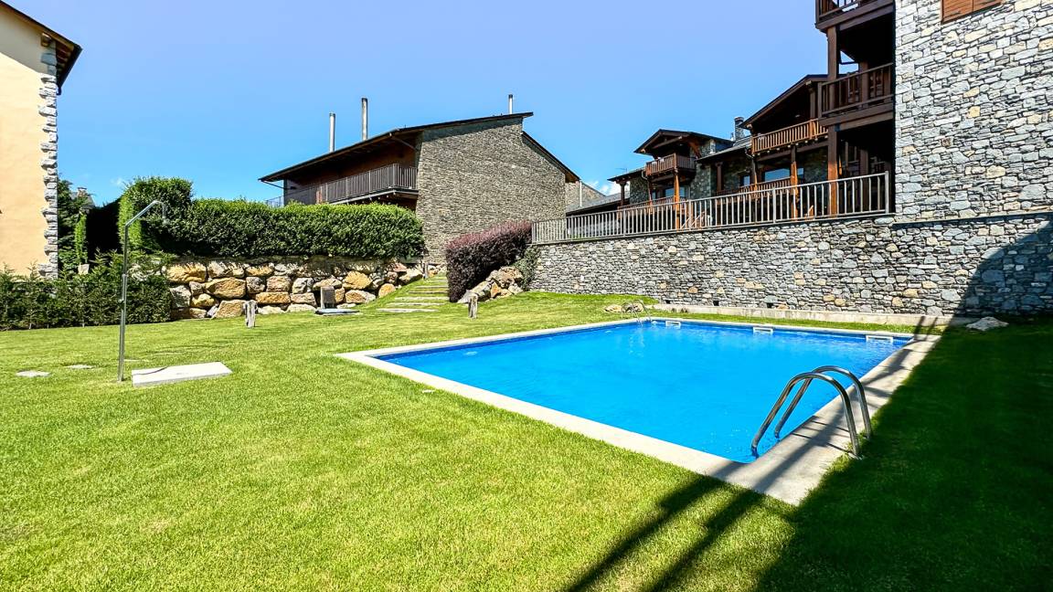 215 M² Maison De Vacances ∙ 4 Chambres ∙ 9 Personnes - Llívia