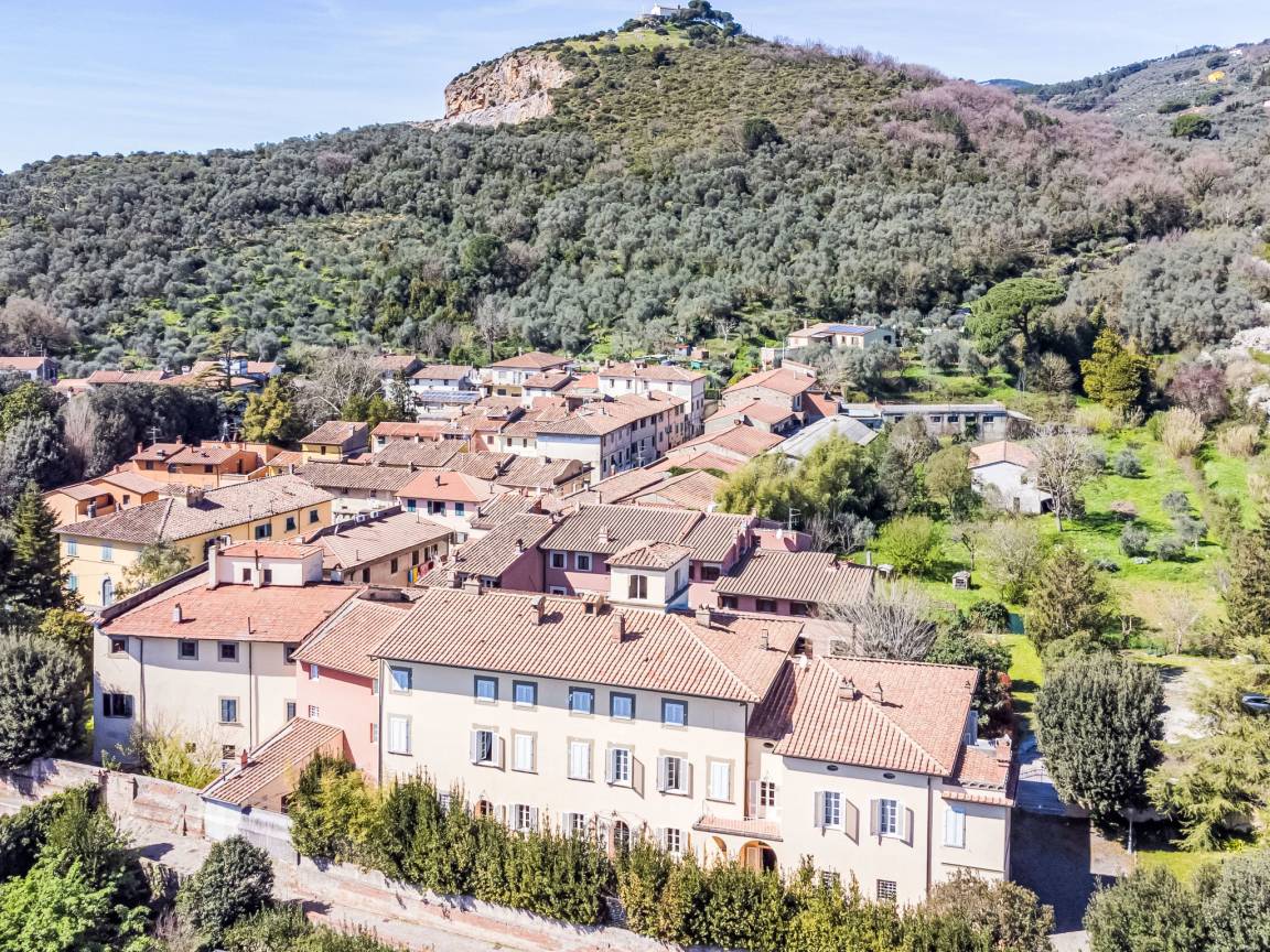 580 M² Huis ∙ 9 Slaapkamers ∙ 16 Gasten - Pontedera