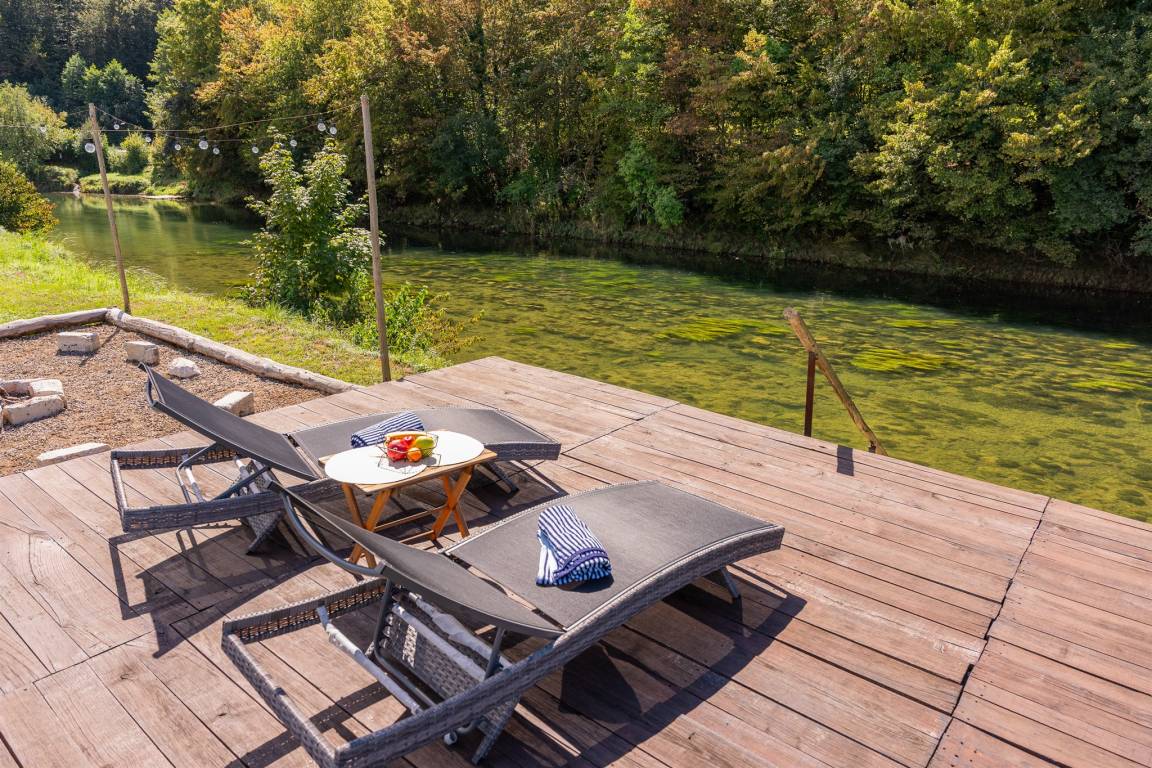 65 M² Ferienhaus ∙ 2 Schlafzimmer ∙ 6 Gäste - Karlovac
