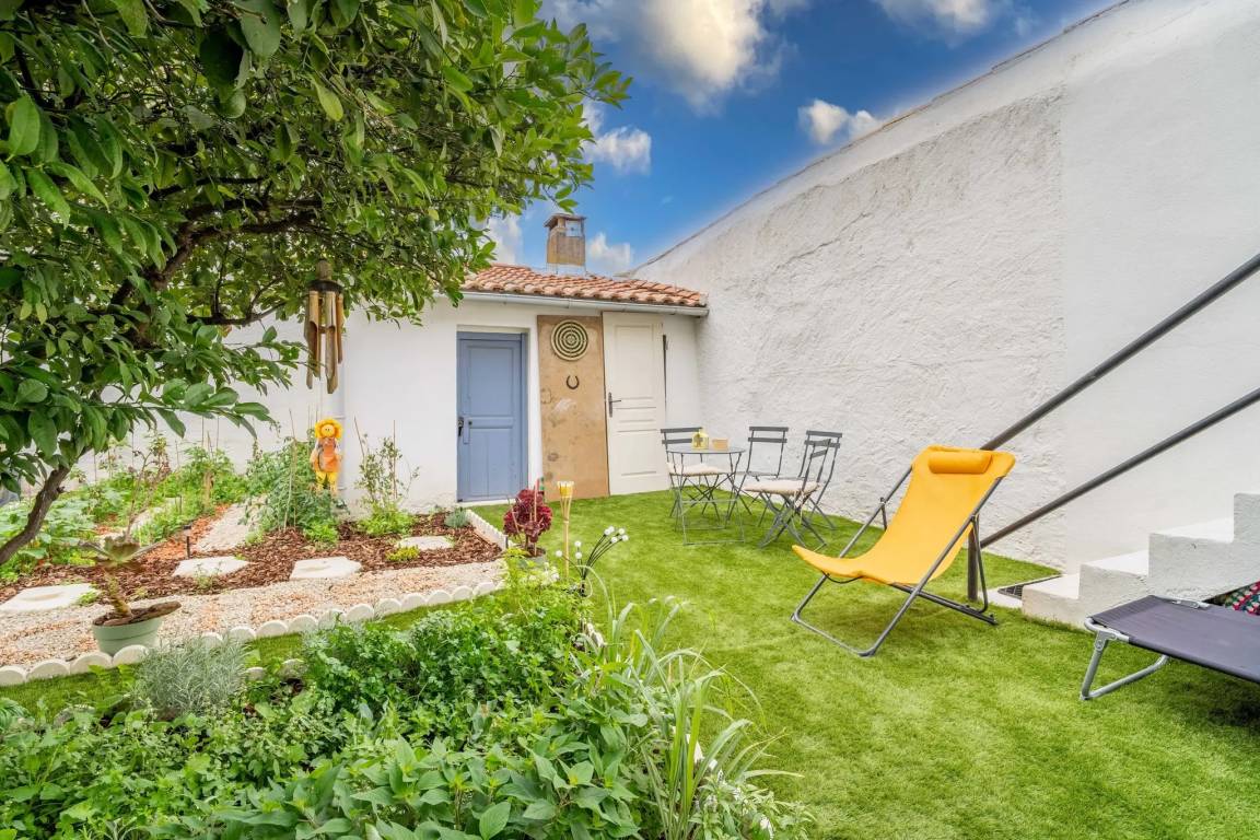 230 M² Ferienwohnung ∙ 1 Schlafzimmer ∙ 3 Gäste - Sérignan