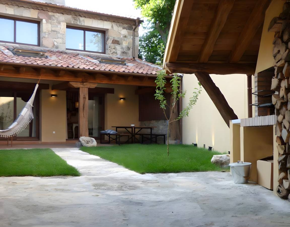130 M² Casa ∙ 4 Habitaciones ∙ 9 Huéspedes - Navafría