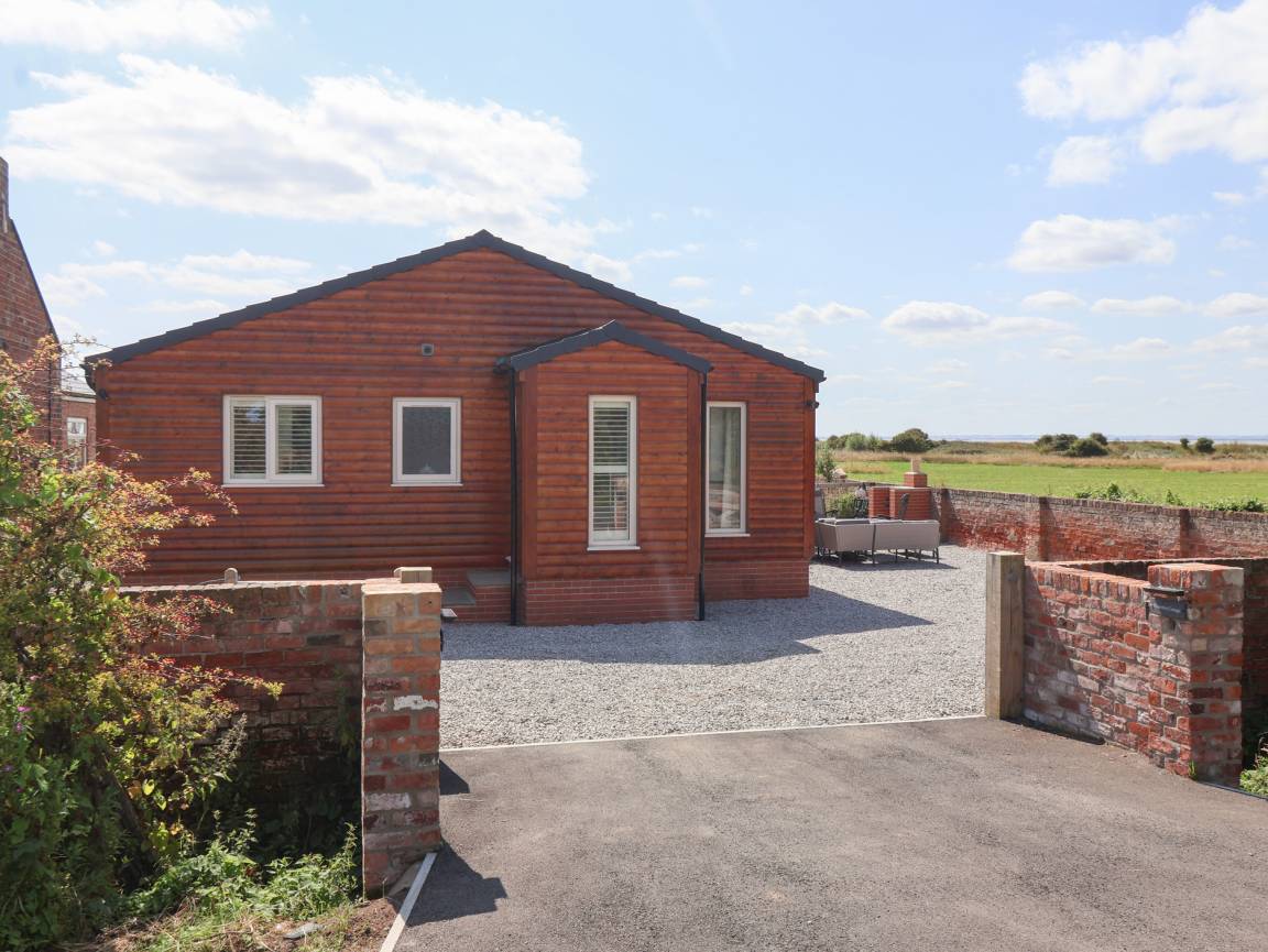 Cottage ∙ 2 Bedrooms ∙ 4 Guests - Cleethorpes
