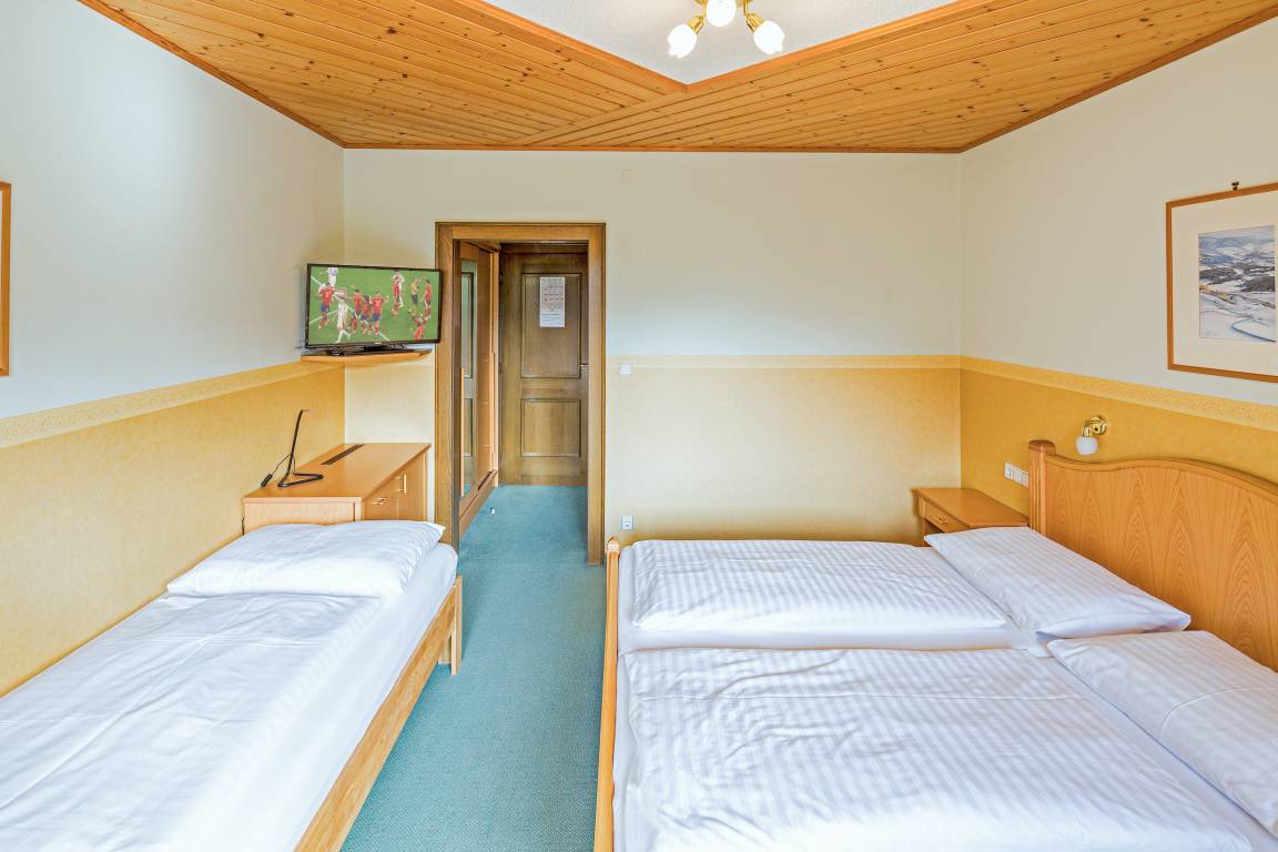 900 m² Ferienhaus ∙ 16 Schlafzimmer ∙ 50 Gäste – Bild 9
