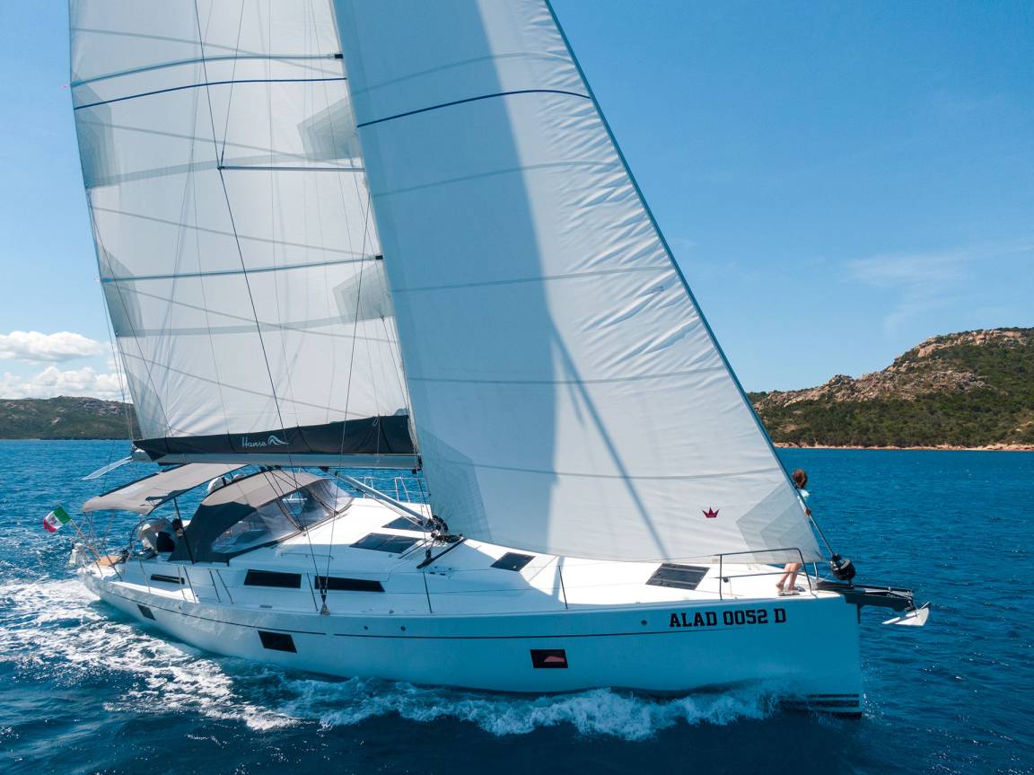 16 M² Houseboat ∙ 5 Bedrooms ∙ 10 Guests - Sardinia