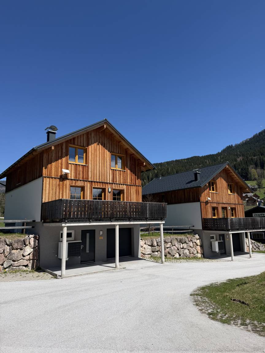 150 M² Mökki ∙ 3 Makuuhuonetta ∙ 11 Vierasta - Obertraun