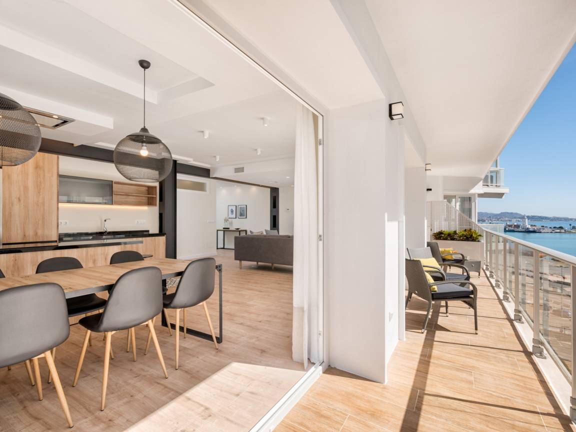 150 M² Apartment ∙ 4 Bedrooms ∙ 8 Guests - Málaga