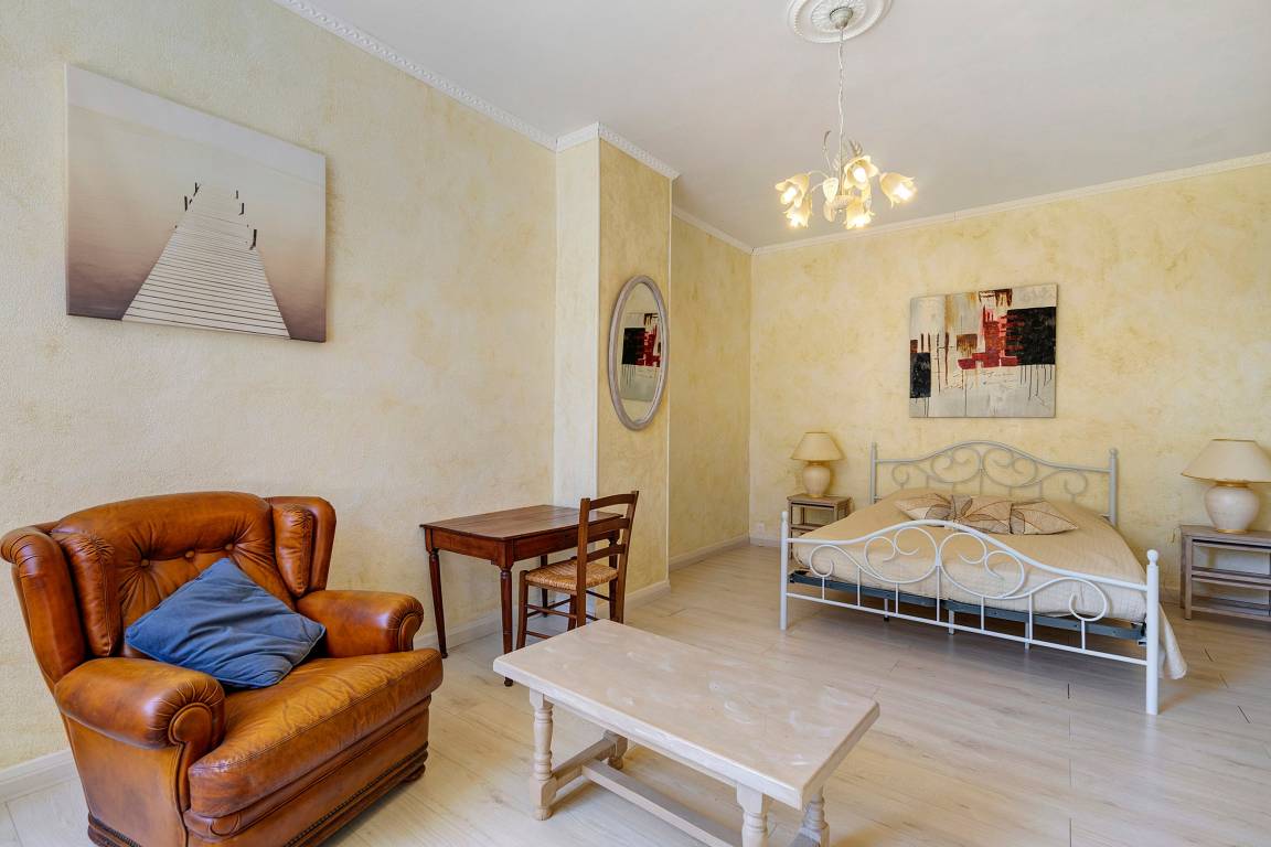 45 M² Bed & Breakfast ∙ 1 Habitación ∙ 3 Huéspedes - Saintes