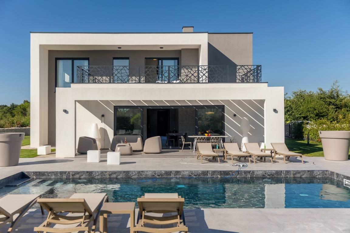 330 M² Villa Vacanza ∙ 4 Camere Da Letto ∙ 10 Ospiti - Valle