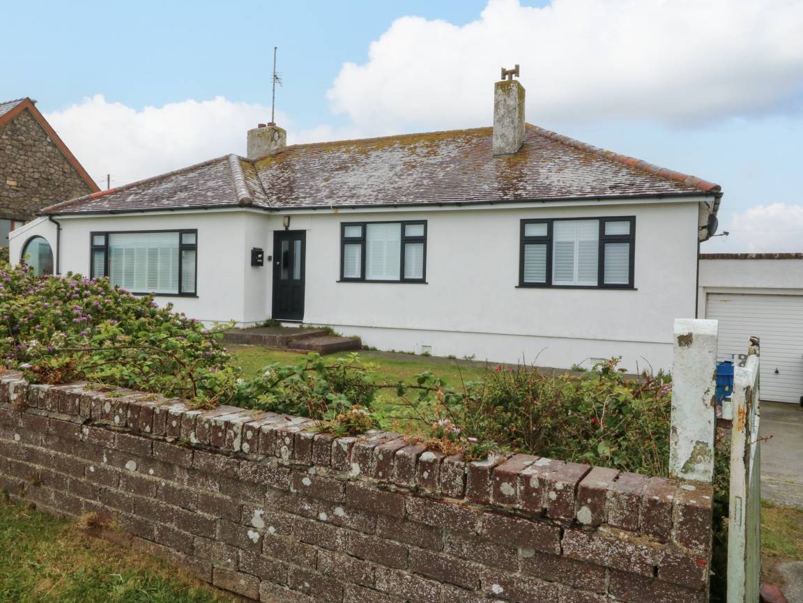 Cottage ∙ 4 Bedrooms ∙ 8 Guests - Rhosneigr