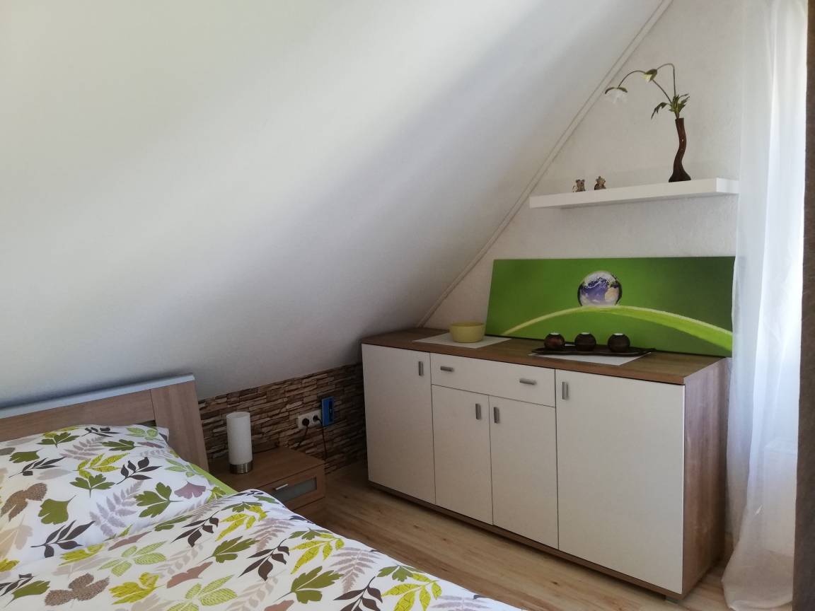 80 m² Ferienwohnung ∙ 1 Schlafzimmer ∙ 6 Gäste – Bild 9