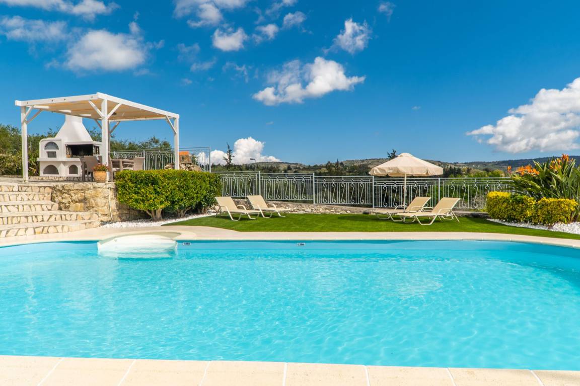 170 M² Villa ∙ 3 Bedrooms ∙ 6 Guests - Greece
