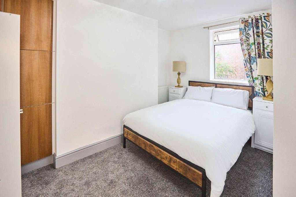 85 M² Ferienwohnung ∙ 2 Schlafzimmer ∙ 5 Gäste - Nottingham