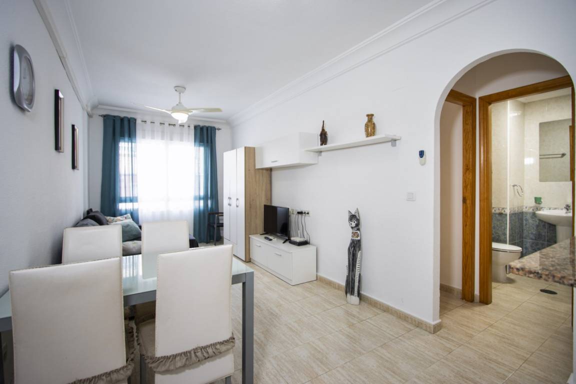 52 M² Apartament ∙ 2 Sypialnie ∙ 6 Gości - Torrevieja