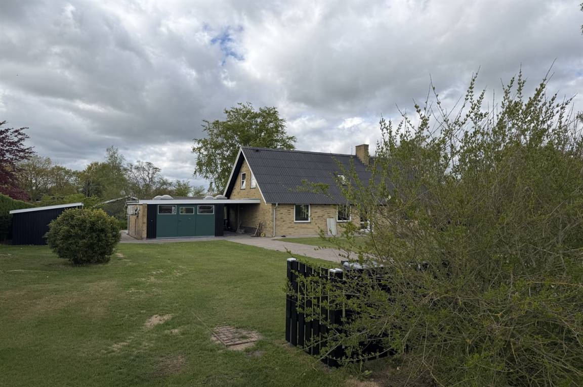 183 m² Ferienhaus ∙ 6 Schlafzimmer ∙ 12 Gäste – Bild 3