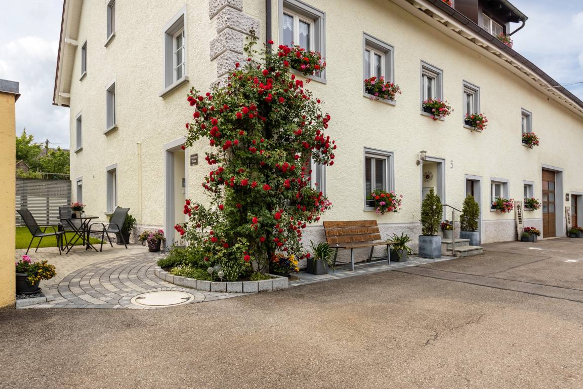48 M² Ferienwohnung ∙ 1 Schlafzimmer ∙ 3 Gäste - Löffingen