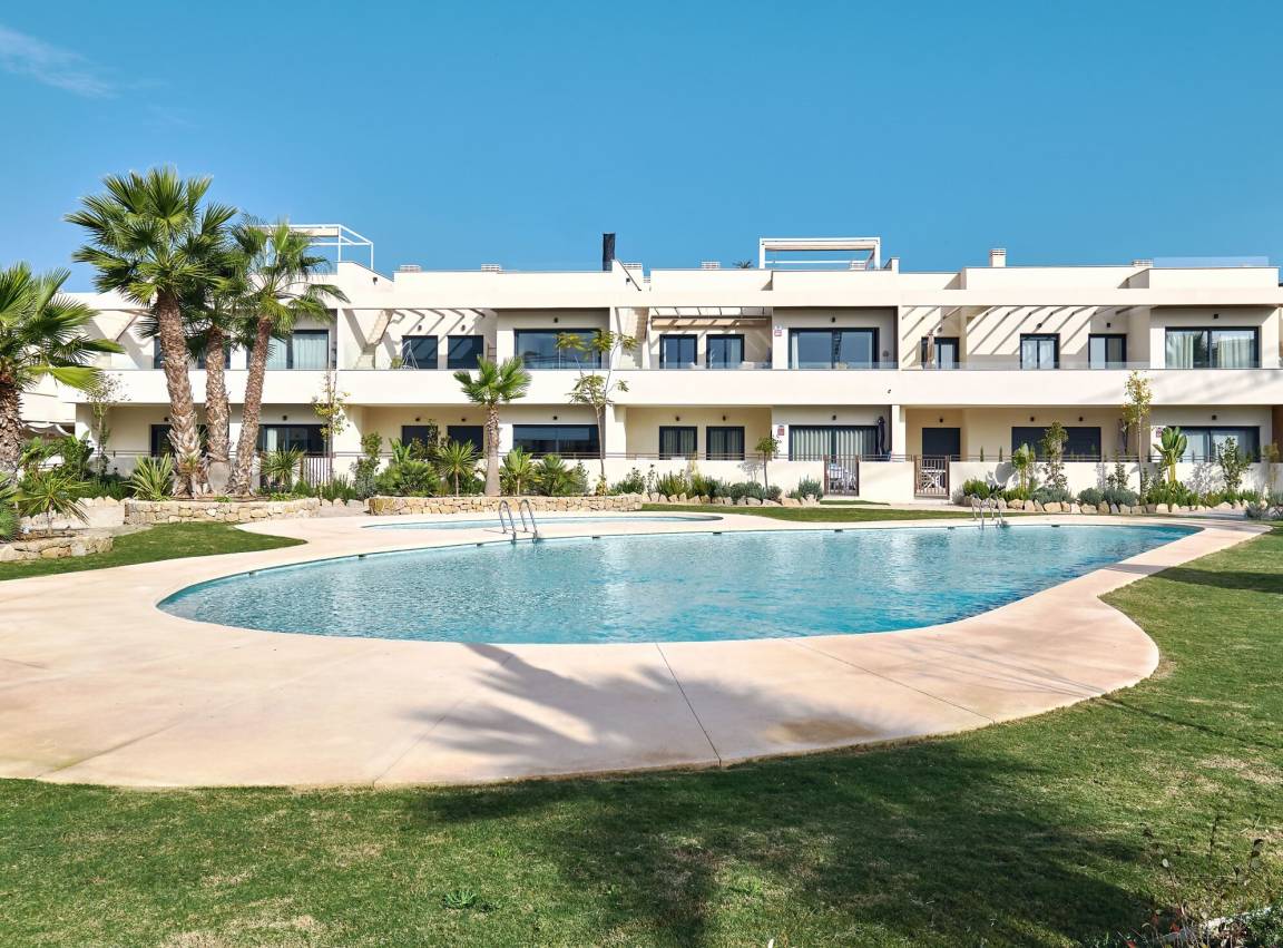 130 M² Apartamento ∙ 2 Habitaciones ∙ 6 Huéspedes - Torrevieja