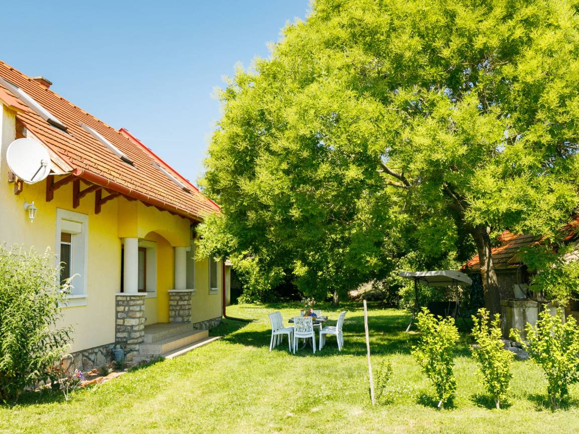 150 M² Ferienhaus ∙ 4 Schlafzimmer ∙ 8 Gäste - Plattensee