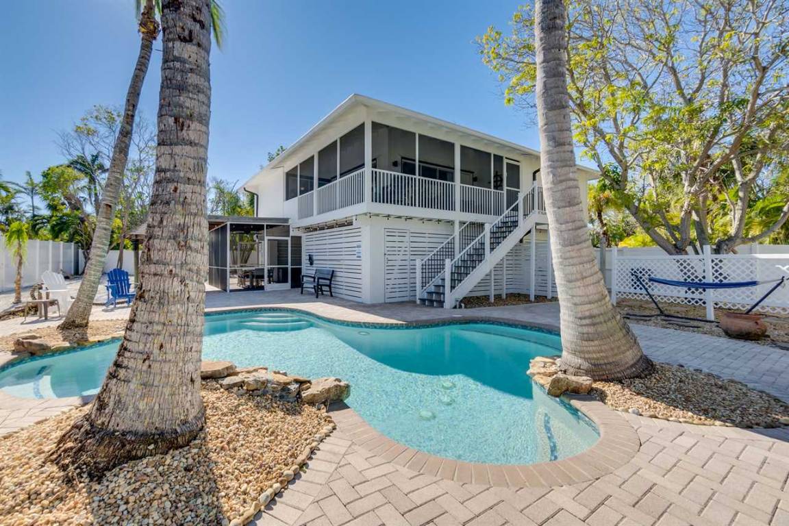 126 M² House ∙ 3 Bedrooms ∙ 8 Guests - Holmes Beach, FL