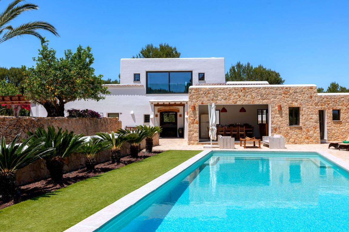 200 M² Apartment ∙ 4 Bedrooms ∙ 8 Guests - Ibiza