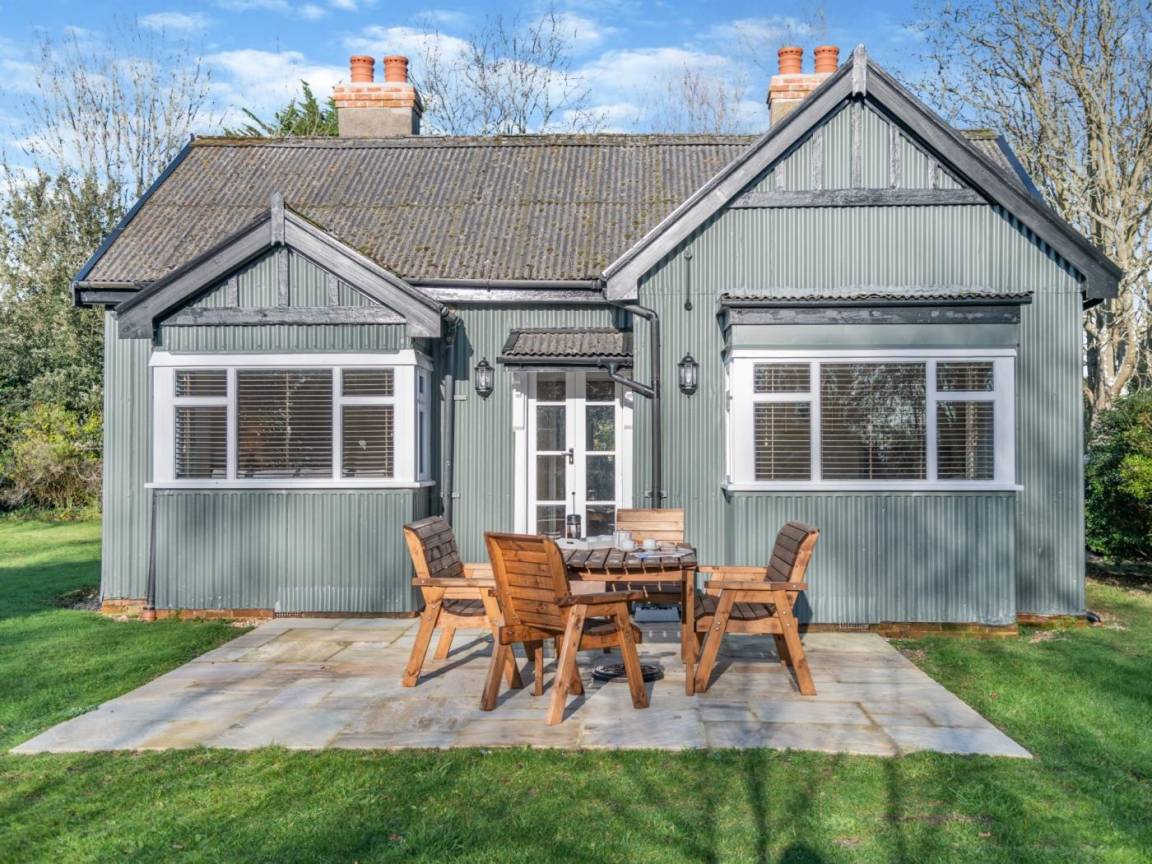 Cottage ∙ 2 Bedrooms ∙ 4 Guests - Brockenhurst