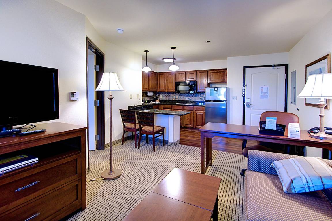 Hotel ∙ 1 Habitación ∙ 6 Huéspedes - Salt Lake City
