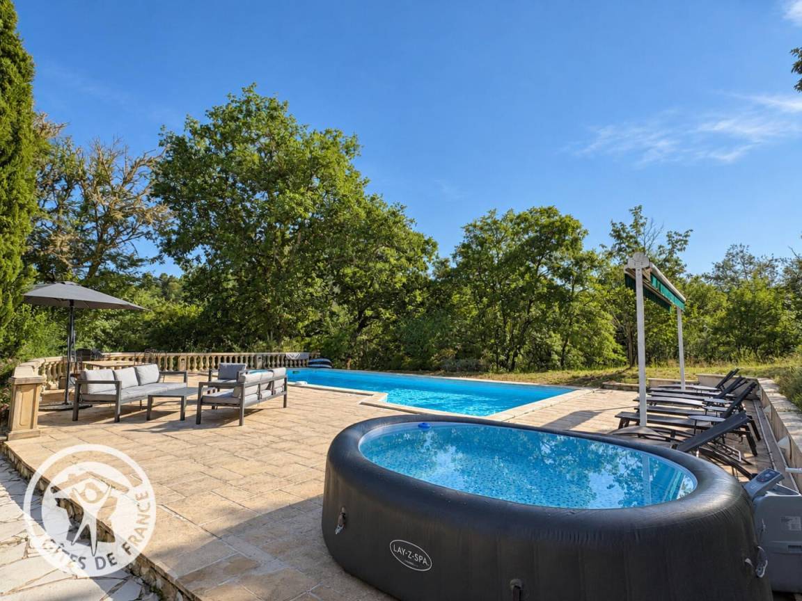 144 m&sup2; G&icirc;te 3 Schlafzimmer 6 G&auml;ste