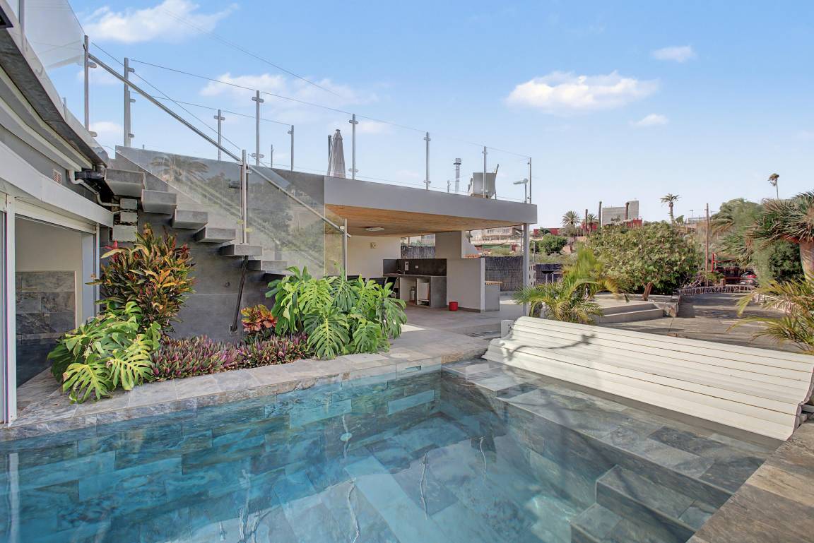 210 M² Villa ∙ 5 Chambres ∙ 12 Personnes - Ingenio