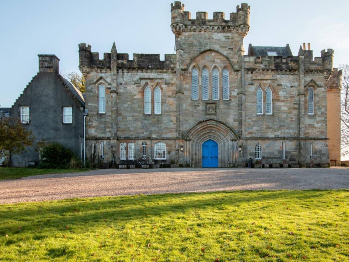 Schloss ∙ 8 Schlafzimmer ∙ 16 Gäste - Schottland
