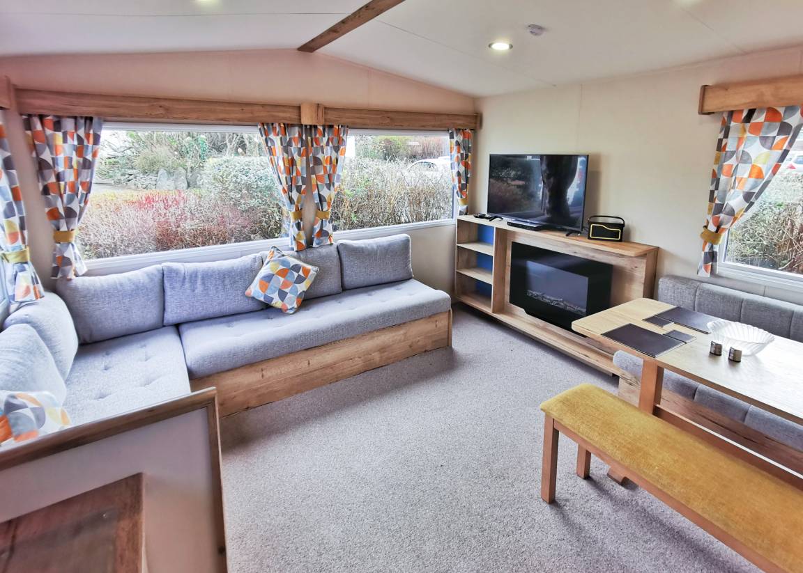 Caravan ∙ 2 Bedrooms ∙ 4 Guests - Borth