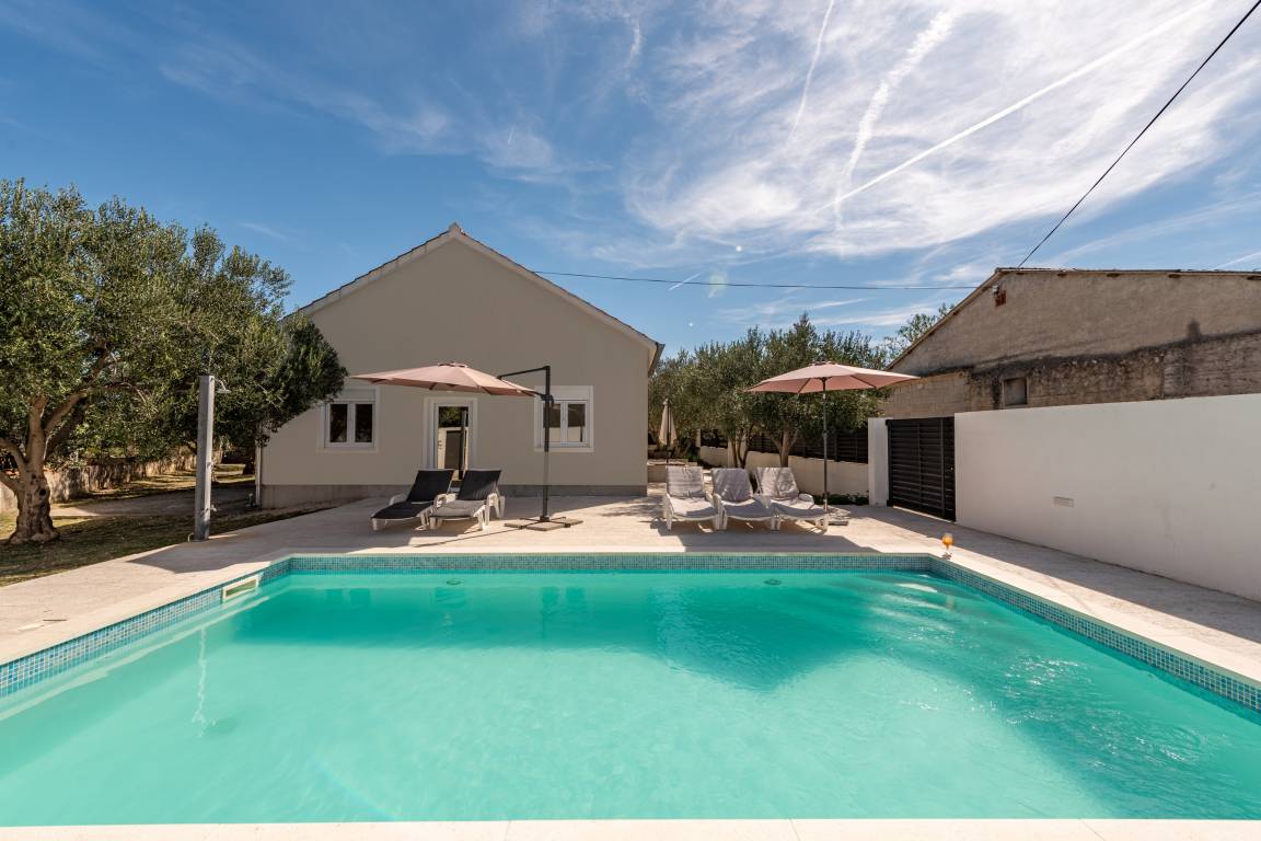 107 M² Huis ∙ 3 Slaapkamers ∙ 8 Gasten - Sukošan