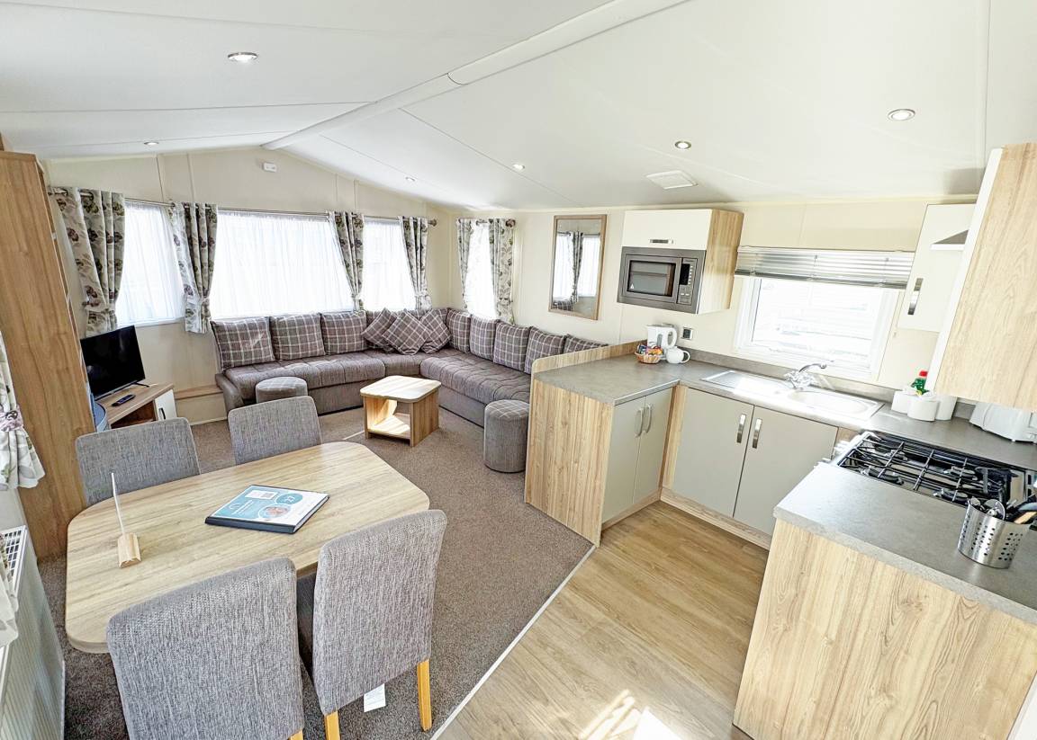 Caravan ∙ 3 Bedrooms ∙ 8 Guests - Weston-super-Mare