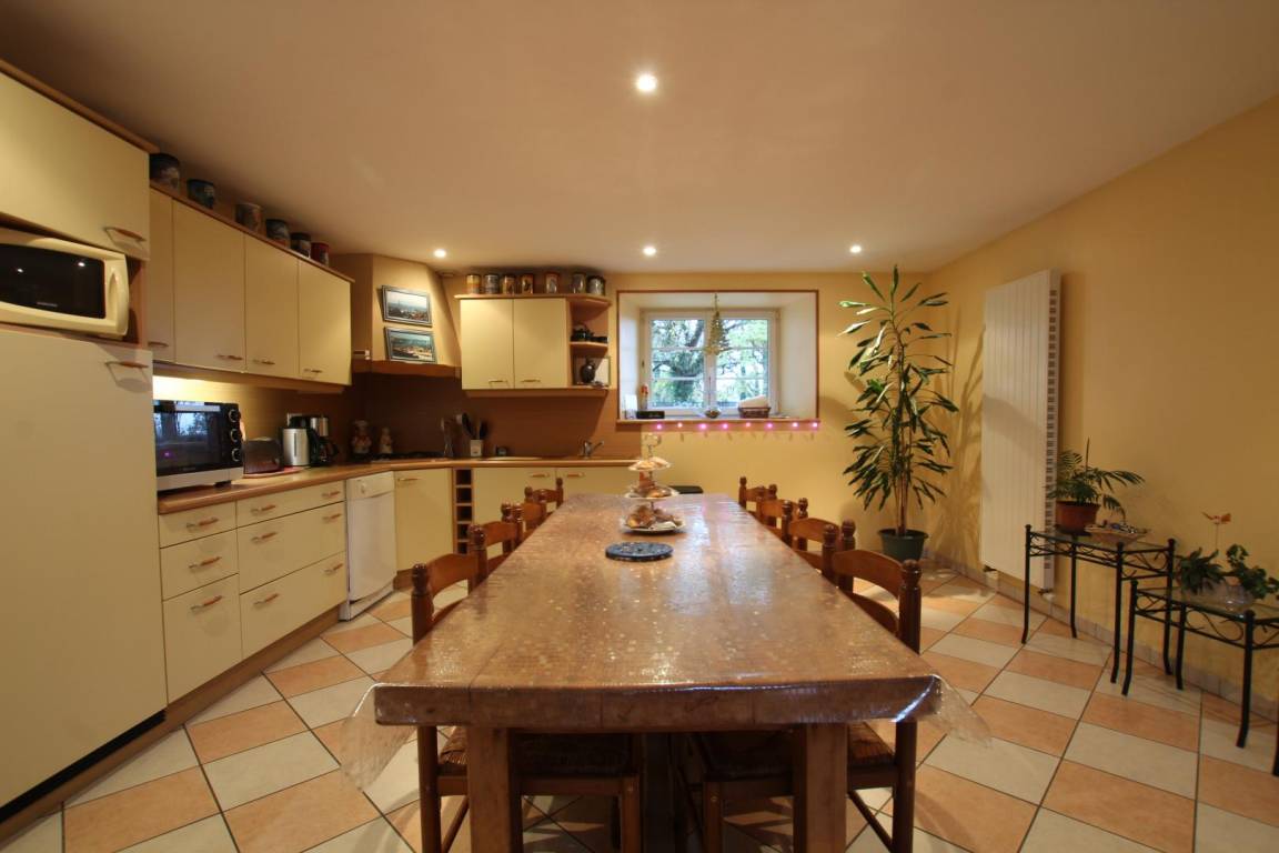130 m&sup2; G&icirc;te 3 Schlafzimmer 6 G&auml;ste