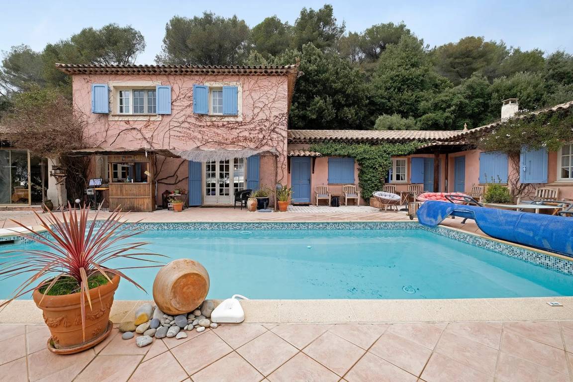 25 M² Chambre D'hôtes ∙ 1 Chambre ∙ 2 Personnes - Roquefort-les-Pins