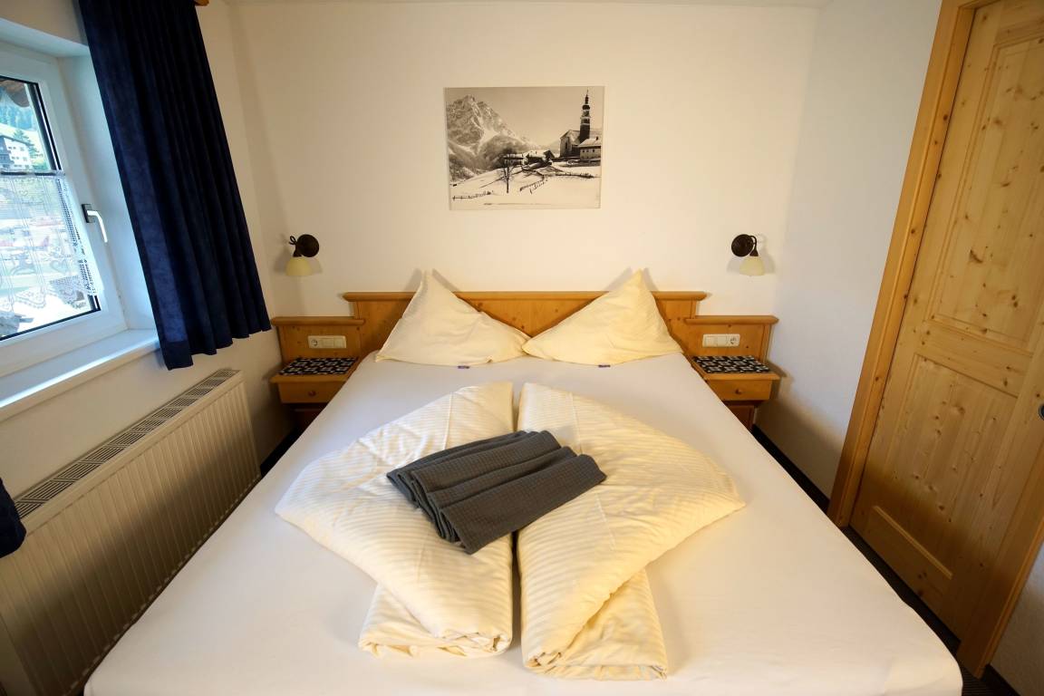 65 m² Ferienwohnung ∙ 2 Schlafzimmer ∙ 5 Gäste – Bild 7