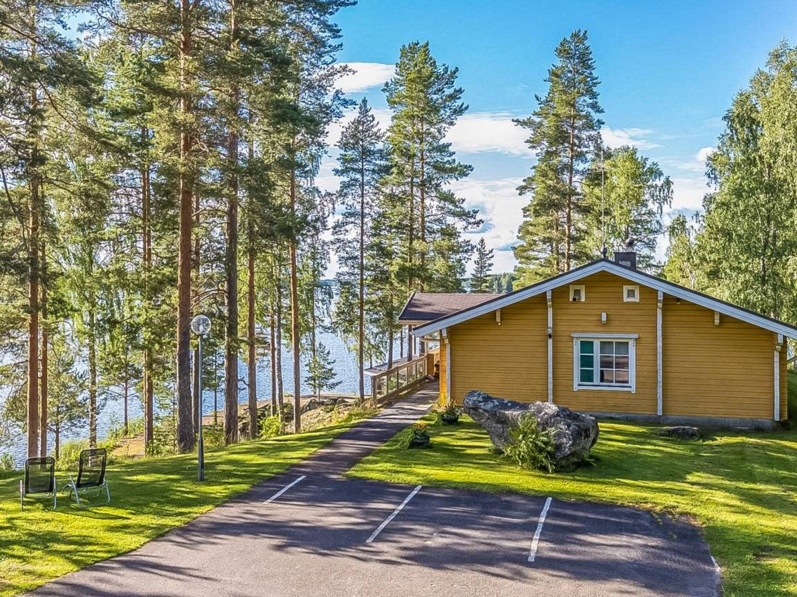 187 M² Talo ∙ 4 Makuuhuonetta ∙ 10 Vierasta - Leppävirta